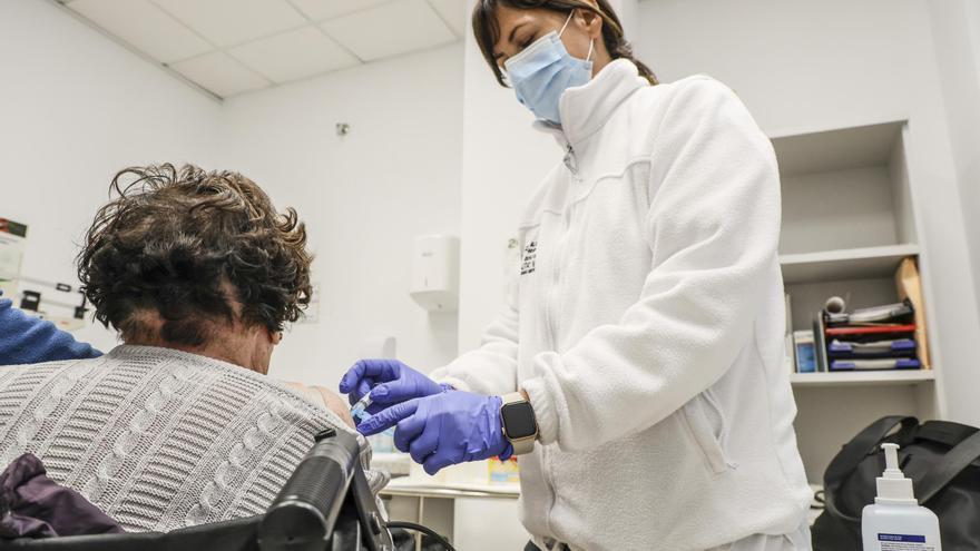 La Sociedad Valenciana de Medicina Familiar llama a la vacunación del personal sanitario