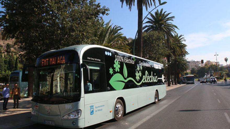 Uno de los autobuses urbanos electro-híbridos de Málaga.