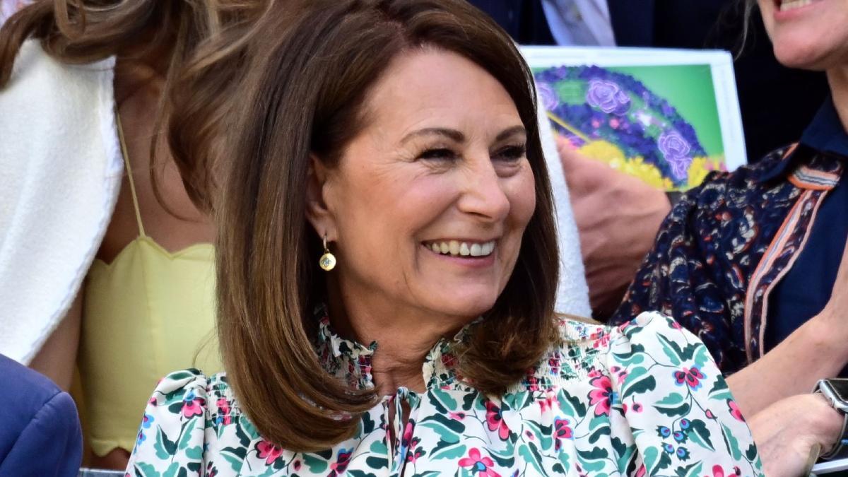 La madre de Kate Middleton aparece en Wimbledon con una sonrisa radiante