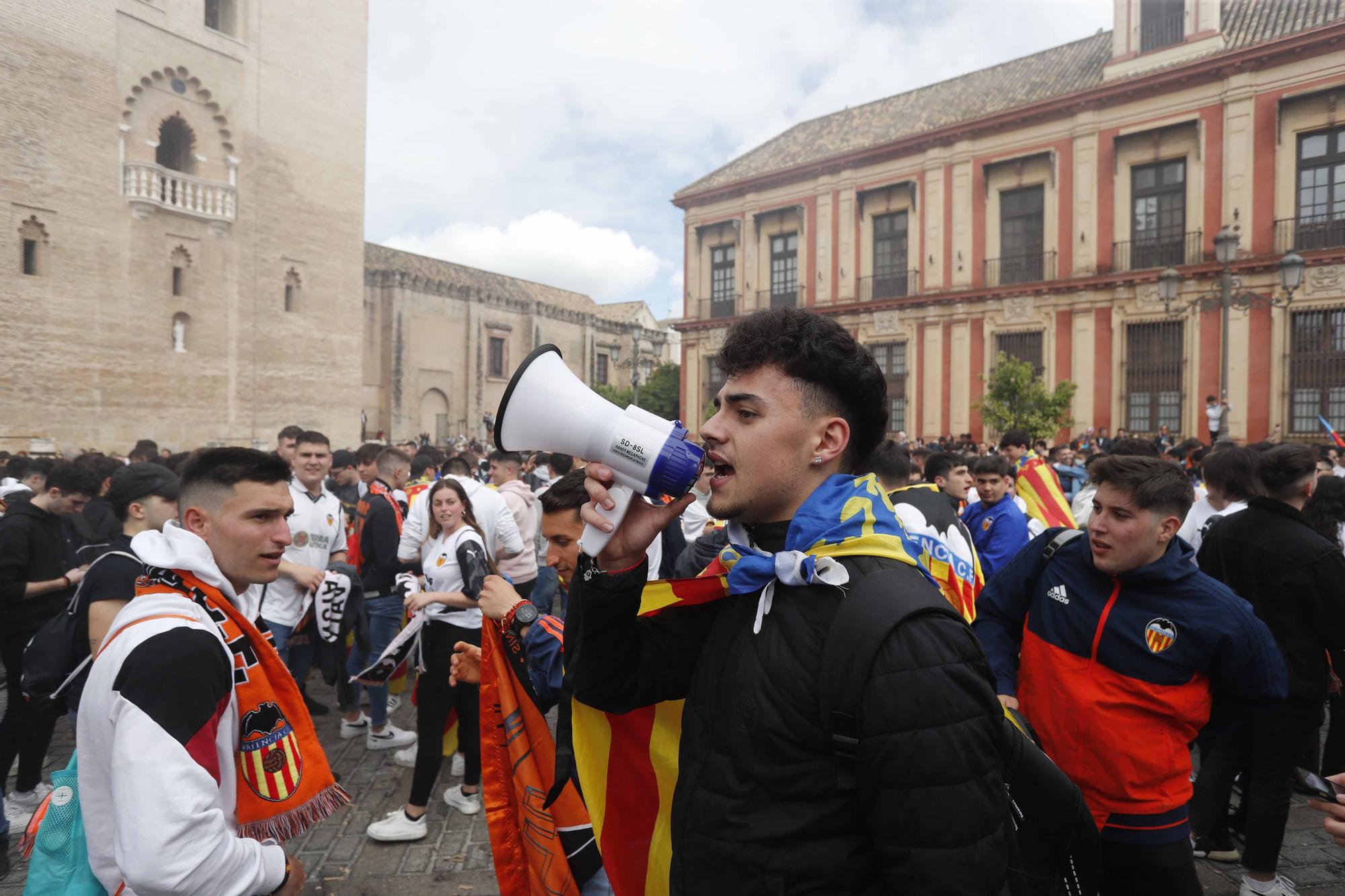 La afición valencianista toma Sevilla