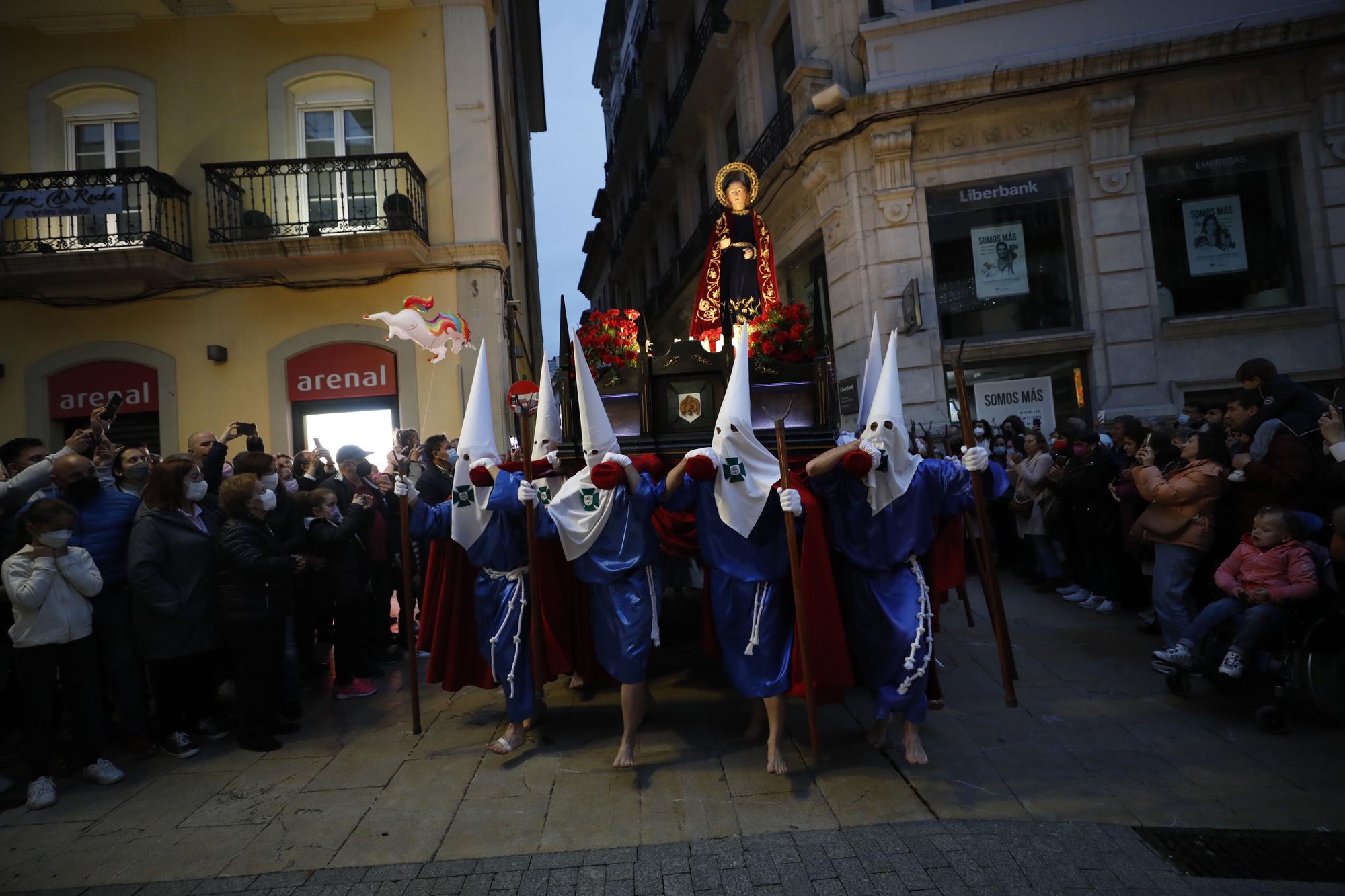 EN IMÁGENES: Así fue la procesión del Santo Encuentro de Avilés