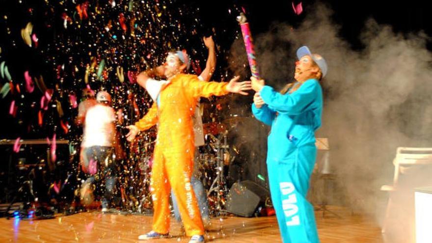 La compañía Espíritus de Sal celebra diez años con música y humor en directo