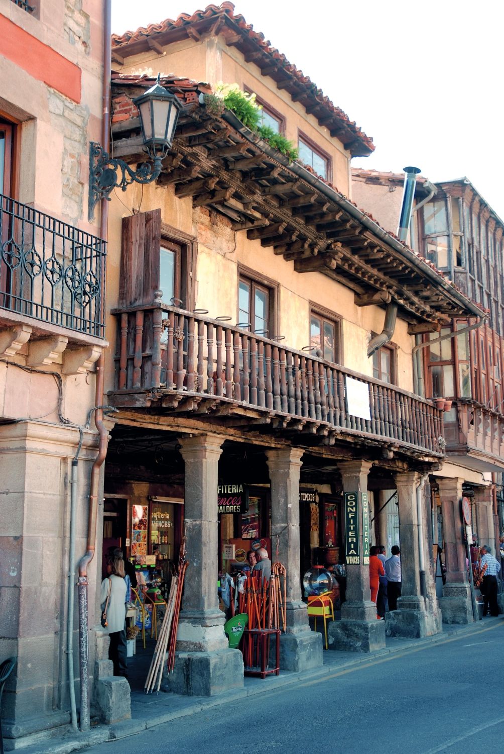 Soportales de Potes, Liébana.