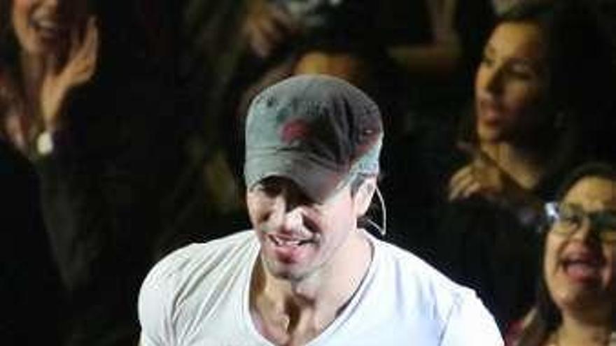 Enrique Iglesias.