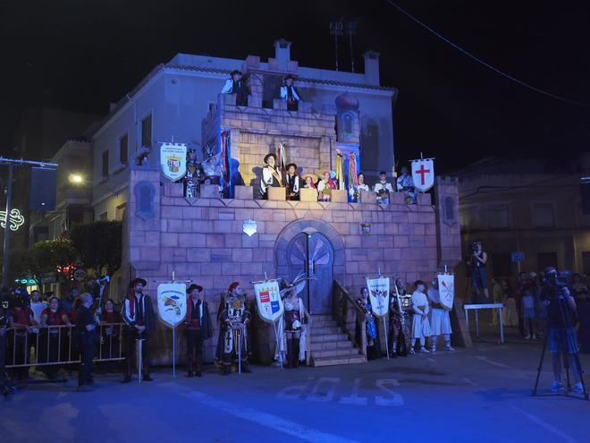 Las mejores imágenes de la Entrada Cristiana y la Embajada de los Moros y Cristianos de Agost