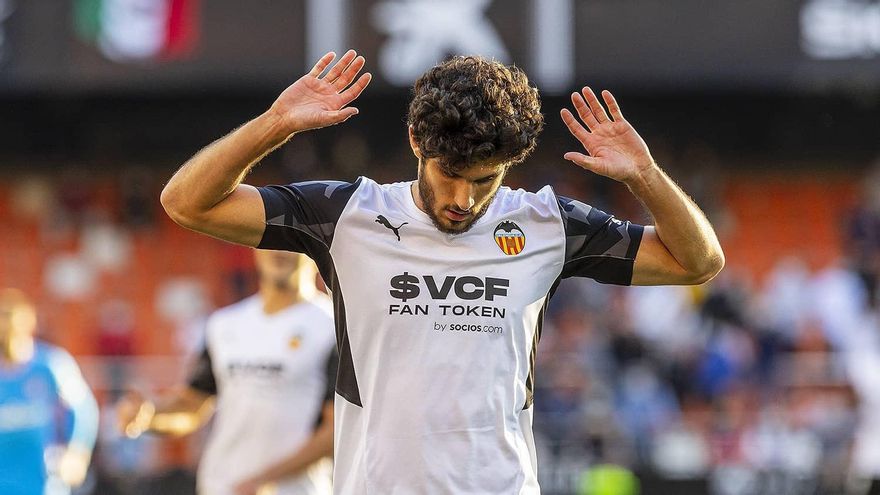 La Real Sociedad cierra el fichaje de Guedes