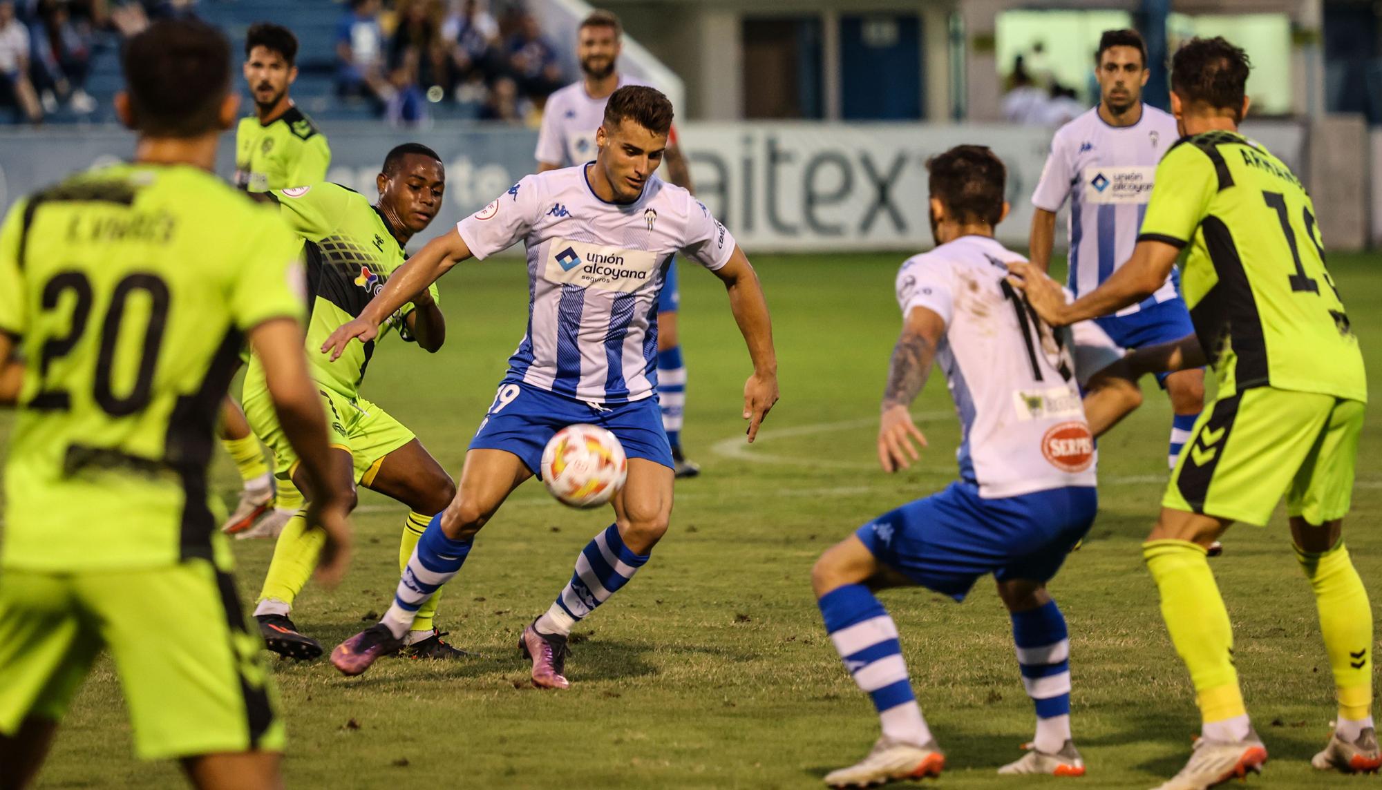 Alcaina hace líder al Alcoyano (2-1)