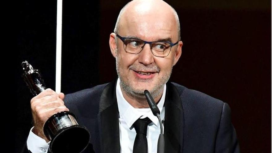 El director barceloní recollint el premi a Berlín