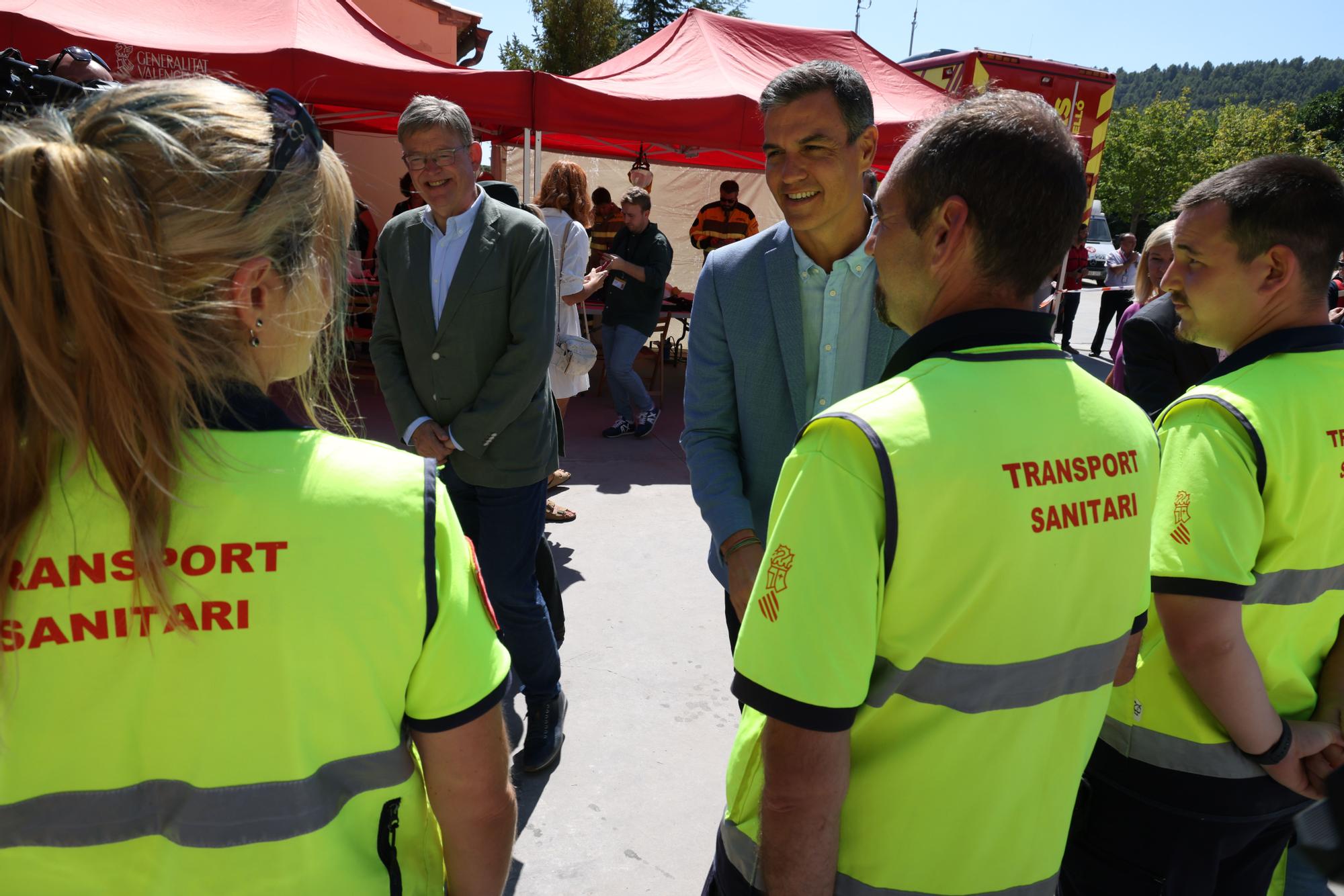 Las imágenes de la visita de Pedro Sánchez a la zona del incendio de Bejís