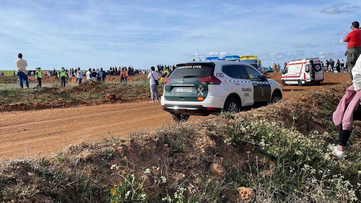 Zona en la que se produjo el siniestro, con presencia de la guardia civil. | A. B.