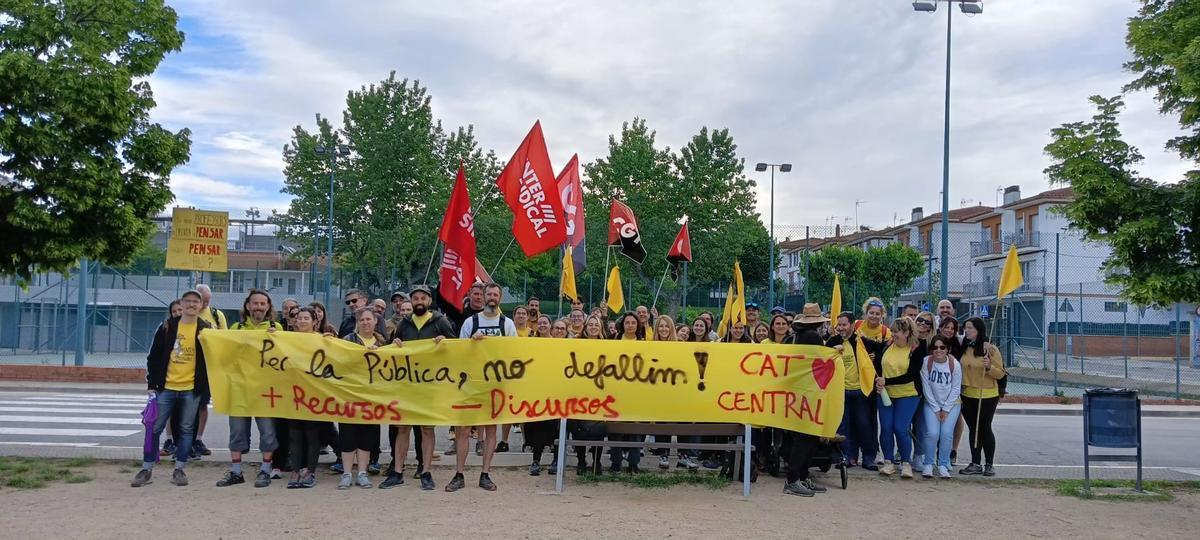 La caminada de docents que ha sortit aquest dijous d'Artés