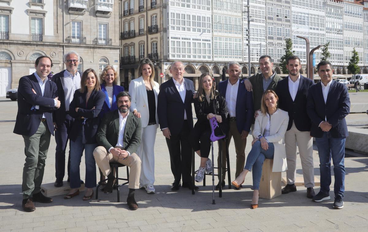 Integrantes de la candidatura del PP, liderada por Miguel Lorenzo