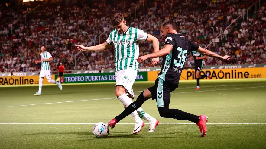 El Córdoba CF cede a Mariano Carmona al Alcorcón de Primera RFEF