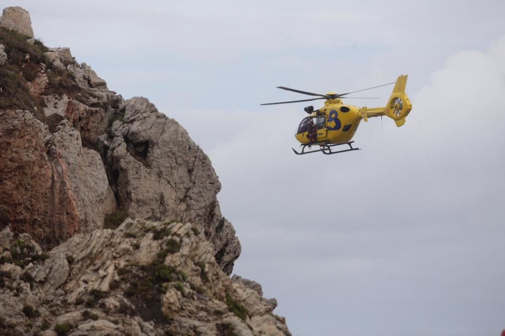 Buscan en Salinas y Arnao a una mujer que cayó al mar mientras pescaba de madrugada