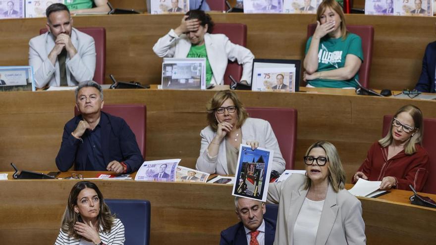 al rato para la consellera Ortí en plena huelga