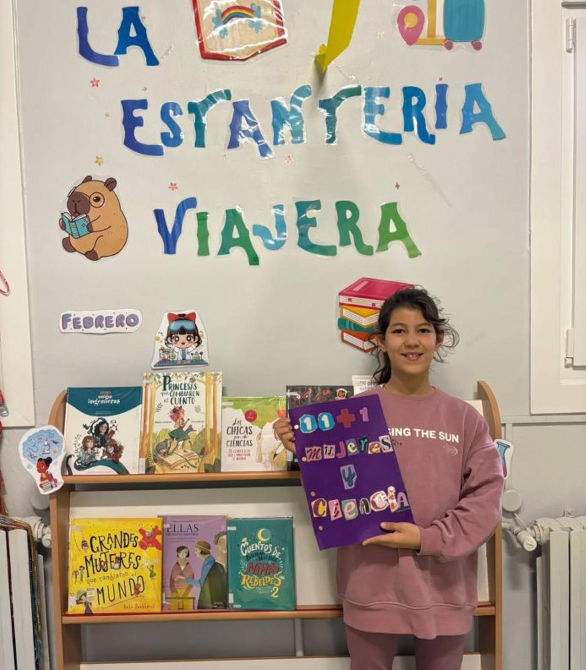 El nuevo libro ya esta en la ‘estantería viajera’. | SERVICIO ESPECIAL