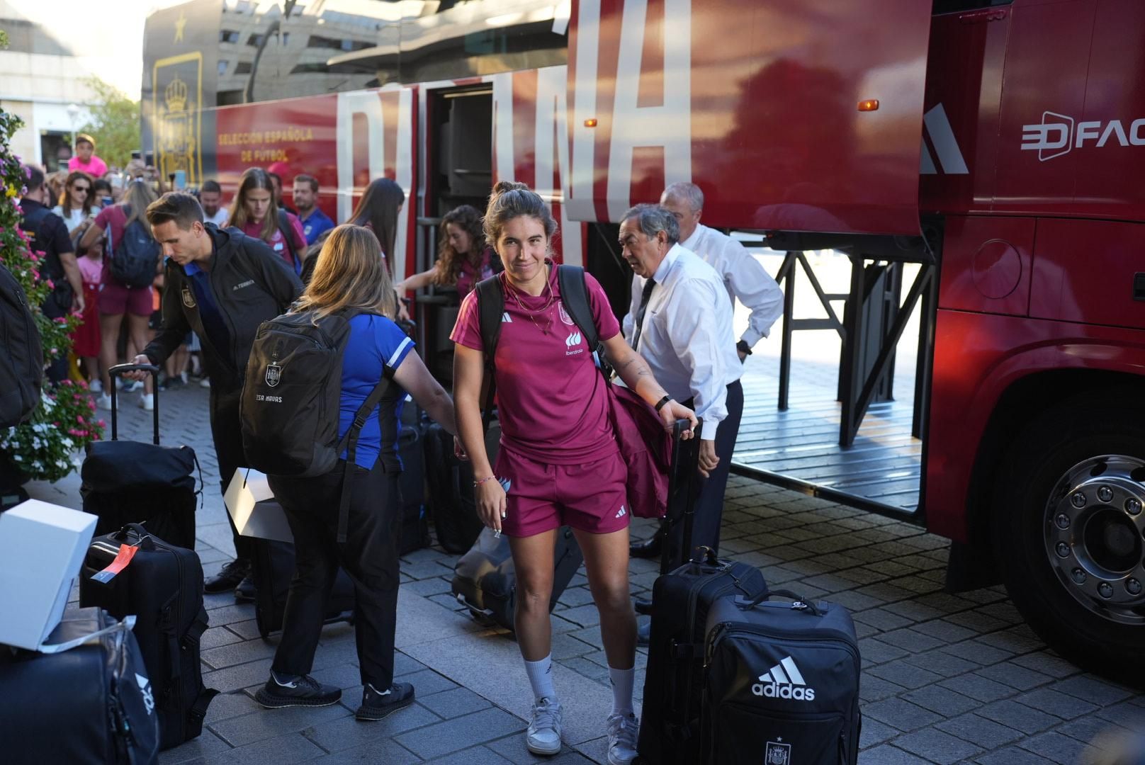 Las campeonas del mundo a su llegada a Córdoba, en imágenes