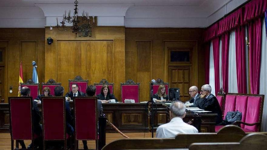 Un juicio en la Audiencia Provincial de Ourense. // Brais Lorenzo