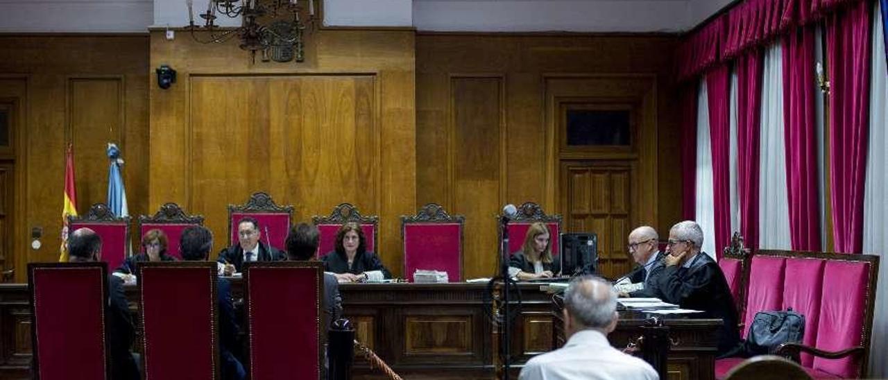 Un juicio en la Audiencia Provincial de Ourense. // Brais Lorenzo