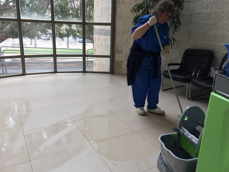 Limpieza en el campus tras la tromba