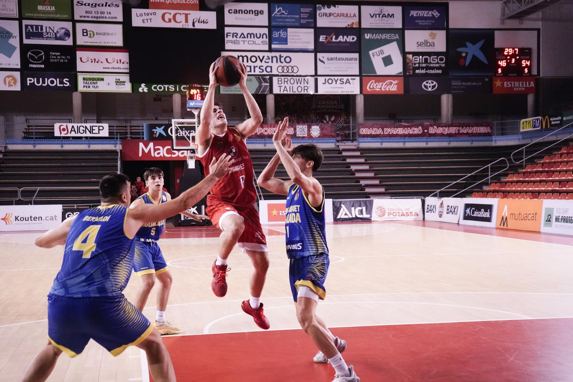 Totes les imatges del Bàsquet Manresa B - Cadí
