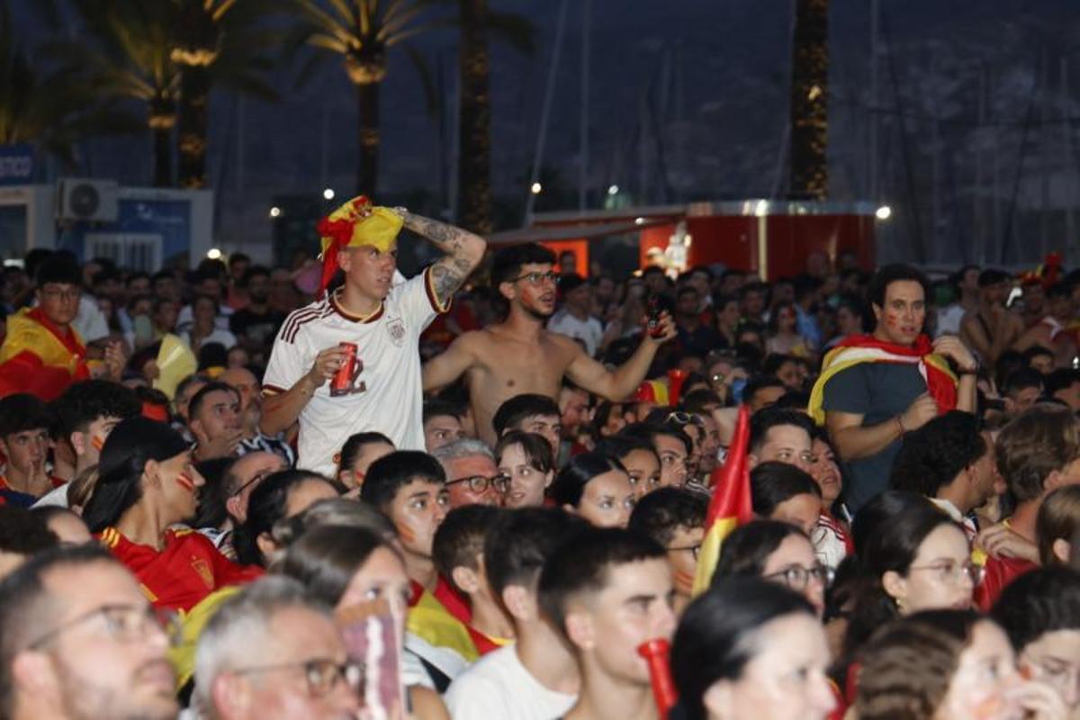 Los mejores momentos de la afición de España en Cartagena, en fotos