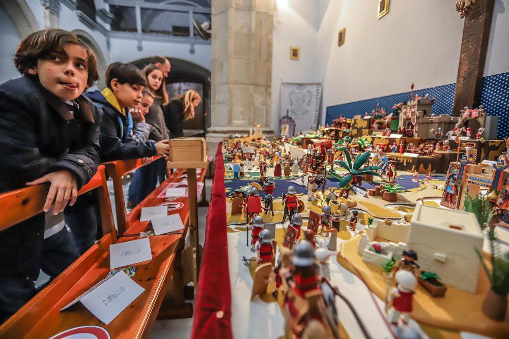 Belén de Playmobil en la iglesia de San Sebastián