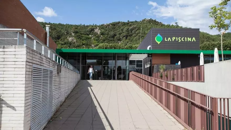 L'Oficina de Consum de la Selva atén una vuitantena d'abonats de la piscina de Santa Coloma de Farners