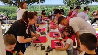 Creatividad y mucho arte en las "Revoleras de Colores" que vuelven a las Fiestas del Toro de Benavente
