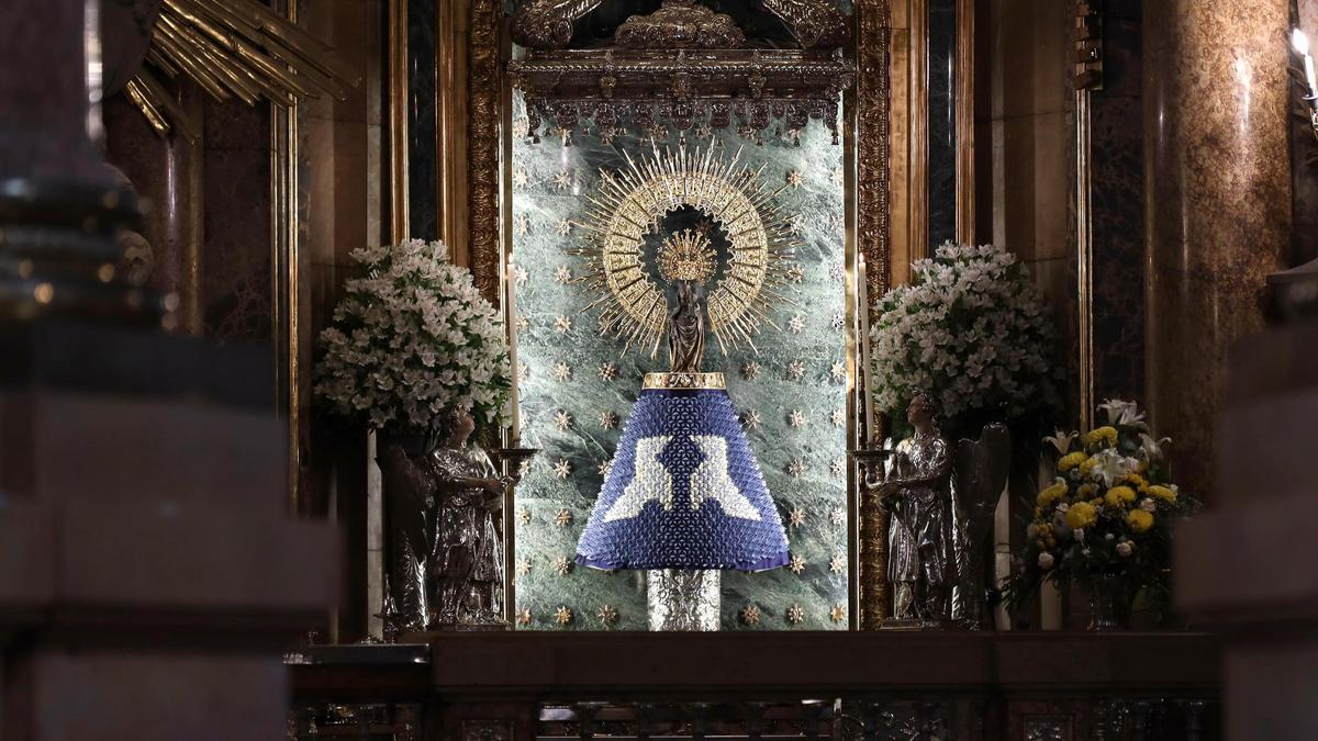 La Virgen del Pilar con el manto de papel