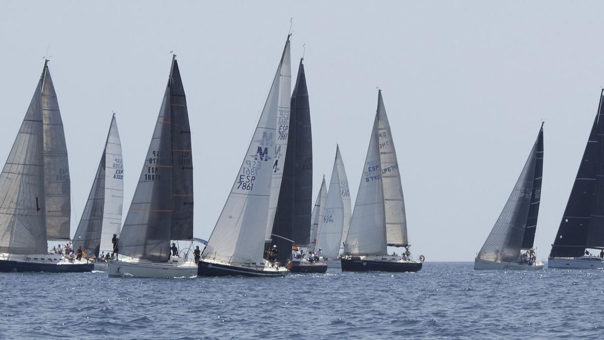 La espectacularidad de la vela pudo verse nuevamente en aguas del Real Club Náutico de Castellón.