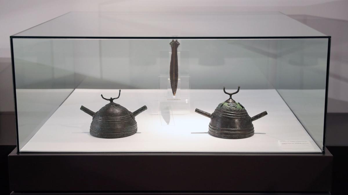 Así es el "tesoro" arqueológico que ha aparecido en Ribadesella: dos cascos únicos en el armamento prehistórico europeo