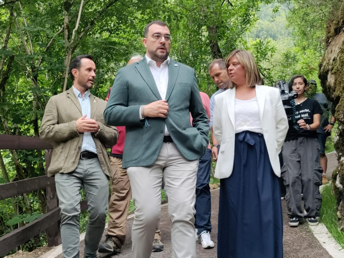 El nuevo aparcamiento en la finca Les Llanes El nuevo aparcamiento en la finca Les Llanes