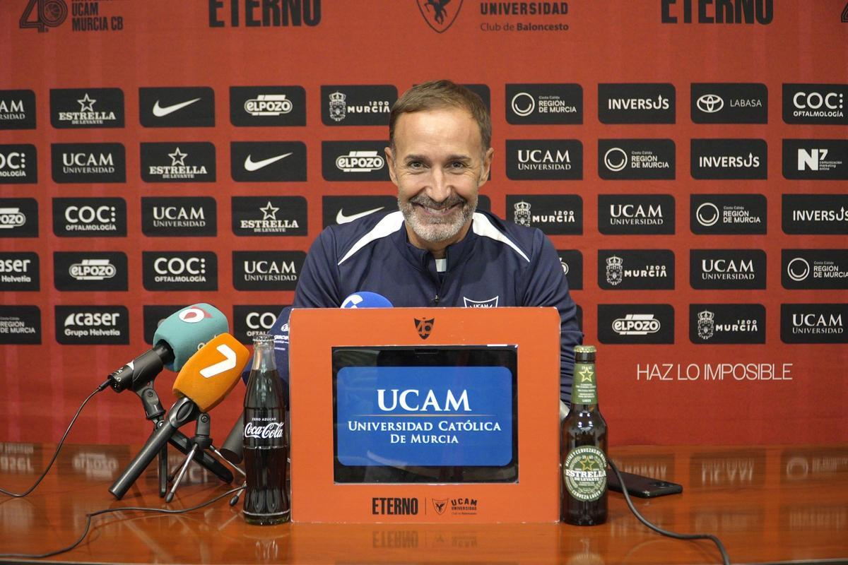 Sito Alonso, entrenador del UCAM Murcia, en rueda de prensa