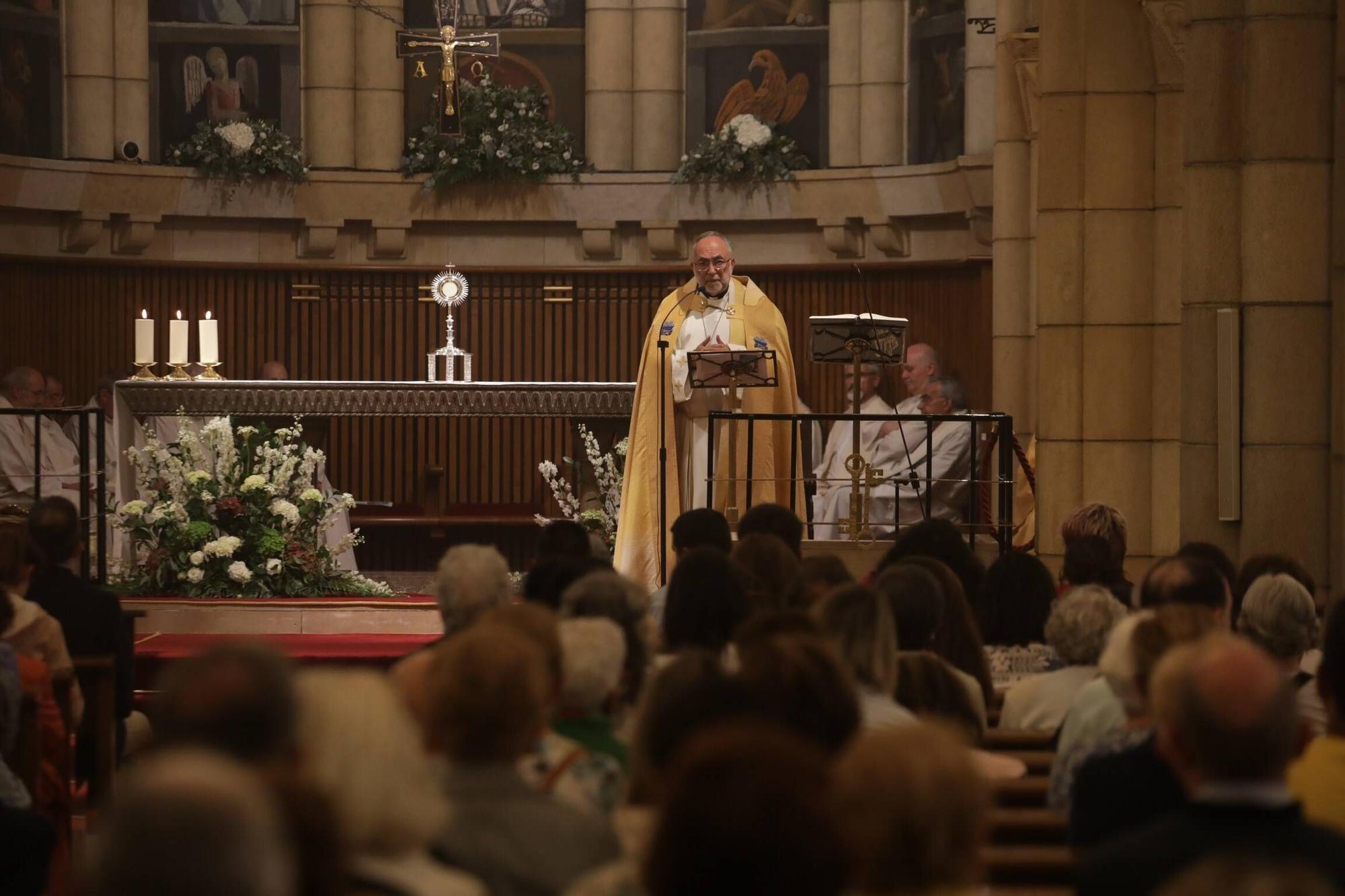 En imágenes: así fue la celebración del Corpus Christi por las calles de Gijón