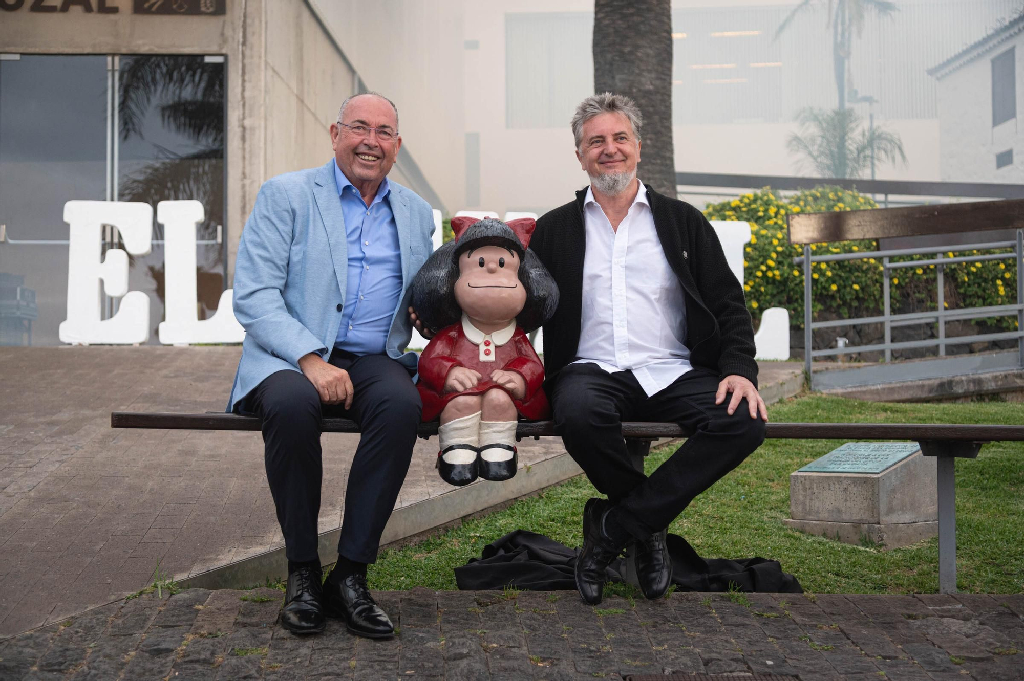 Inauguración de la escultura de Mafalda