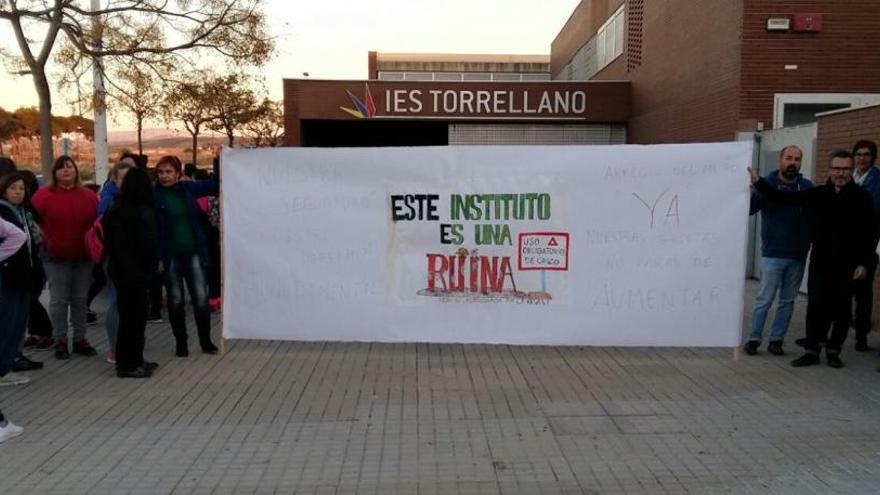 Las familias de los centros educativos de Torrellano llaman a movilizarse a medio Camp d&#039;Elx