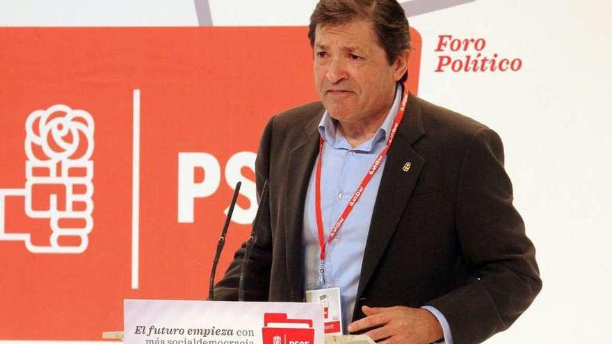 Fernández, durante su intervención en el Foro Político del PSOE, ayer, en Madrid. // Modem Press