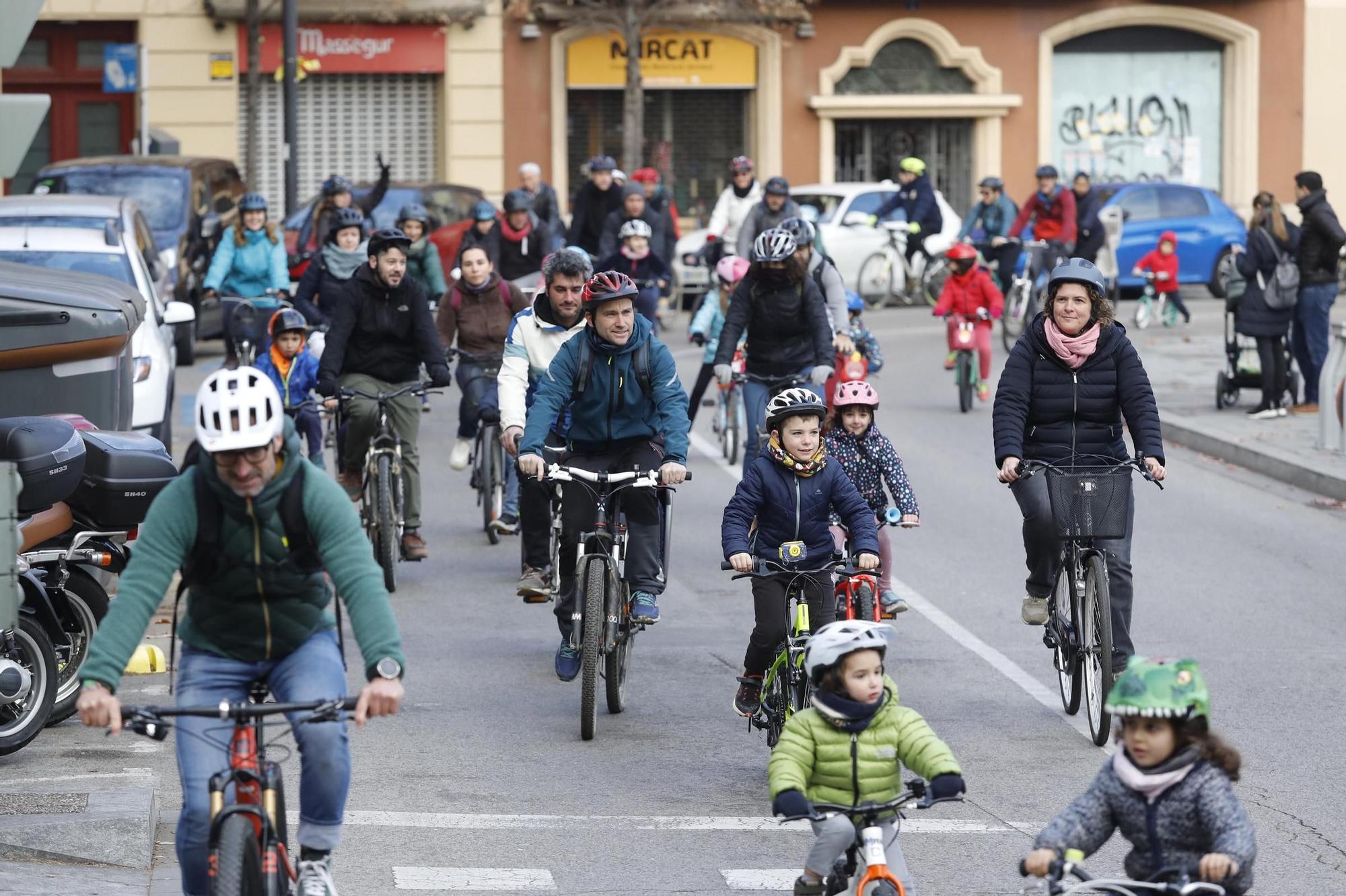 Les millors imatges de la Pedalada de Reis de Mou-te en bici