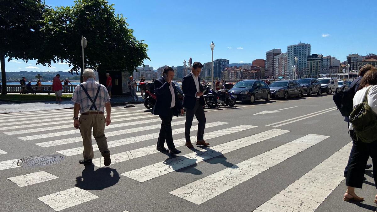 Alejandro Irarragorri, presidente del consejo de administración, y Alfonso Villalva, director ejecutivo, esta mañana, en Gijón.