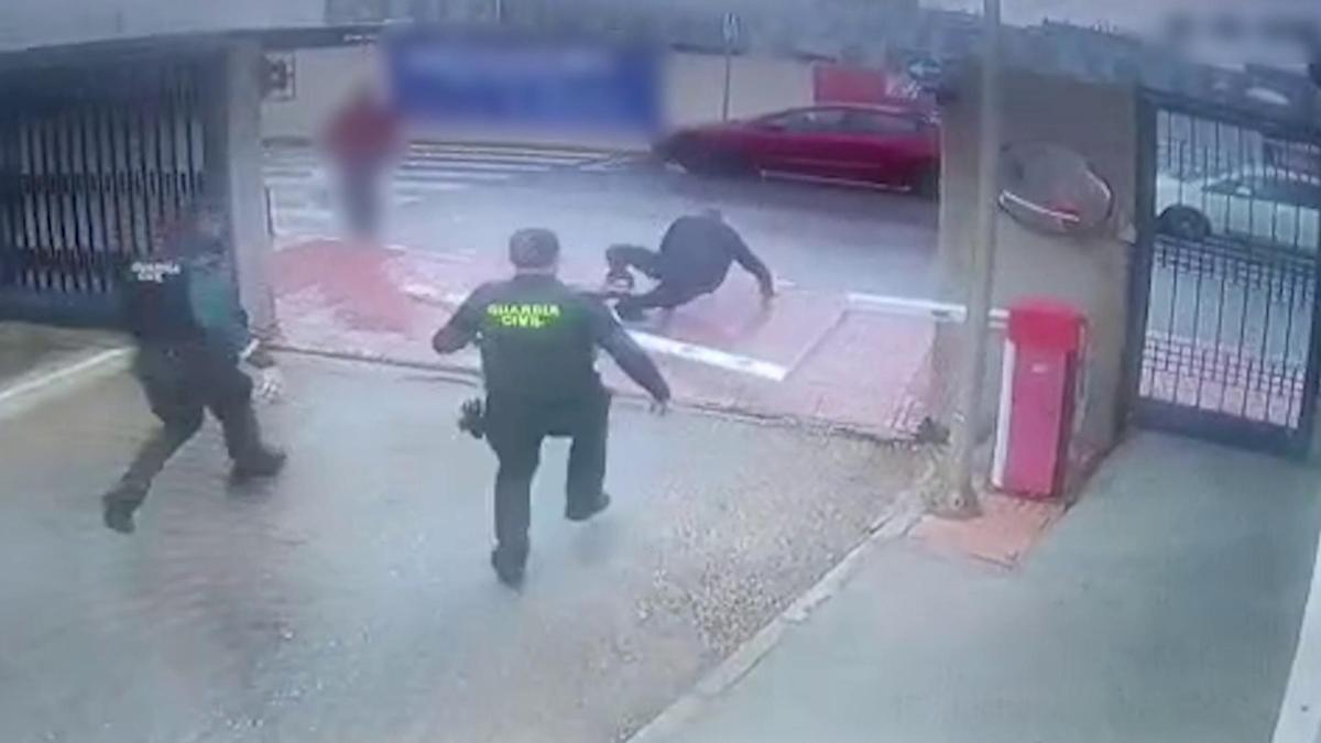 El intento de huida frustrado por la Guardia Civil en Torrevieja.