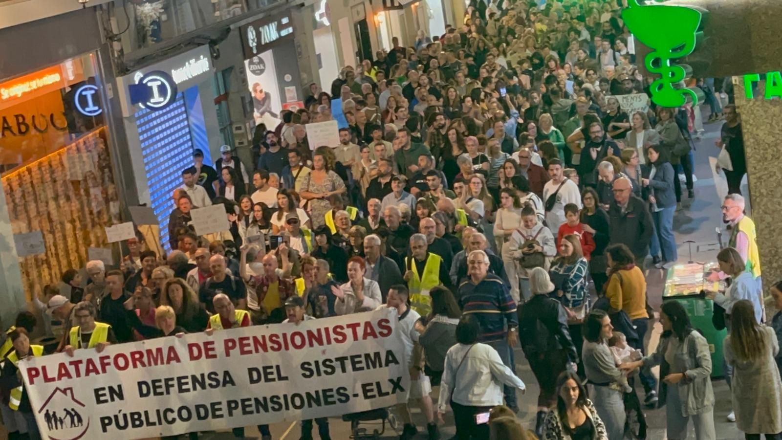 Elche muestra su indignación con la gestión de la DANA en la Comunidad Valenciana
