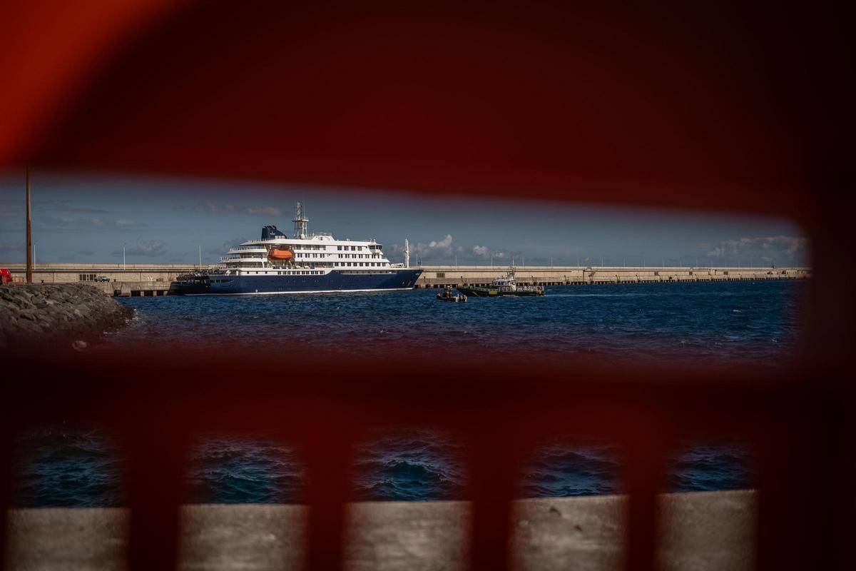 Operativa para desembarcar a los pasajeros del 'Hondius' en Tenerife