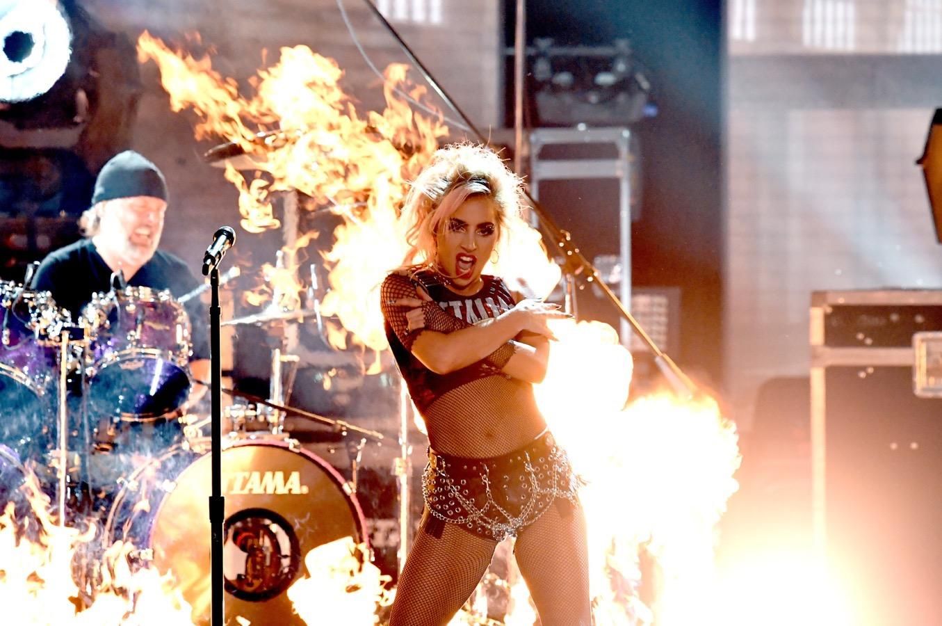 Premios Grammy 2017, la actuaqción de LAdy Gasga en los Grammy