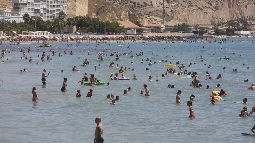 La bolsa de aire sahariano dejará máximas de 35 grados en la costa y 38 en el interior