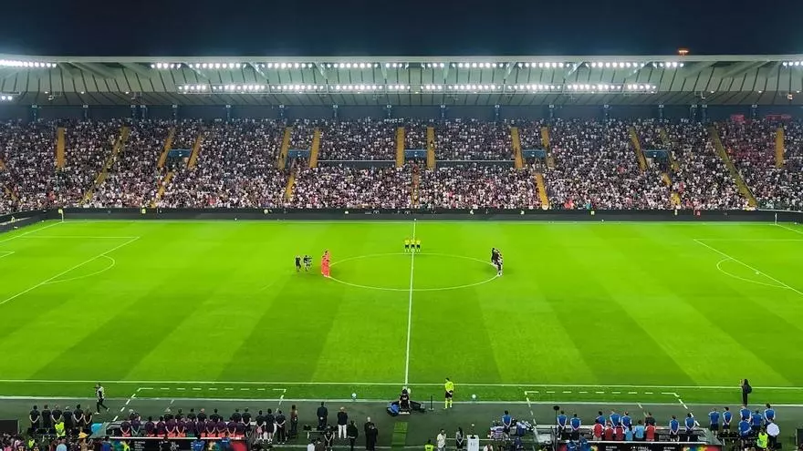 Minuto de silencio por Jorge Messi antes del Barça-Nottingham Forest