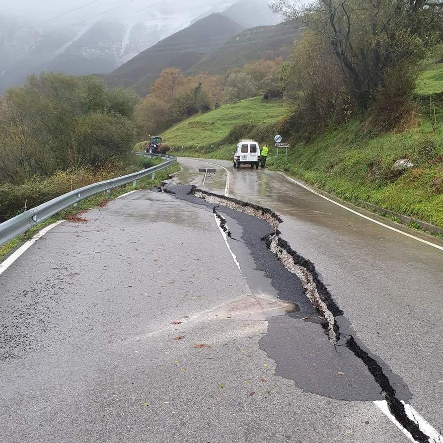 Corte a la altura de Rozagás, en la carretera entre Arenas y Mier.