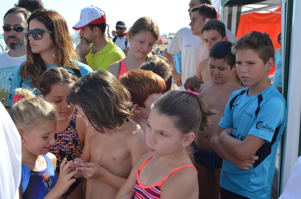 Más de 200 participantes 'se mojan' por la esclerósis múltiple en Playa Paraíso