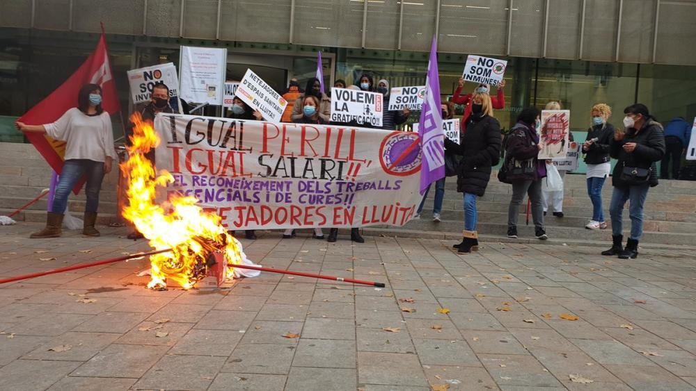 Nova protesta de les netejadores dels centres sanitaris