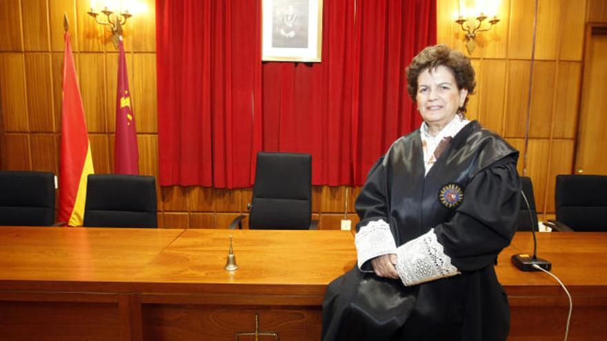 María Jover Carrión, con la toga puesta, en la sala del jurado del TSJ, donde ella ha presidido numerosos juicios durante su trayectoria.